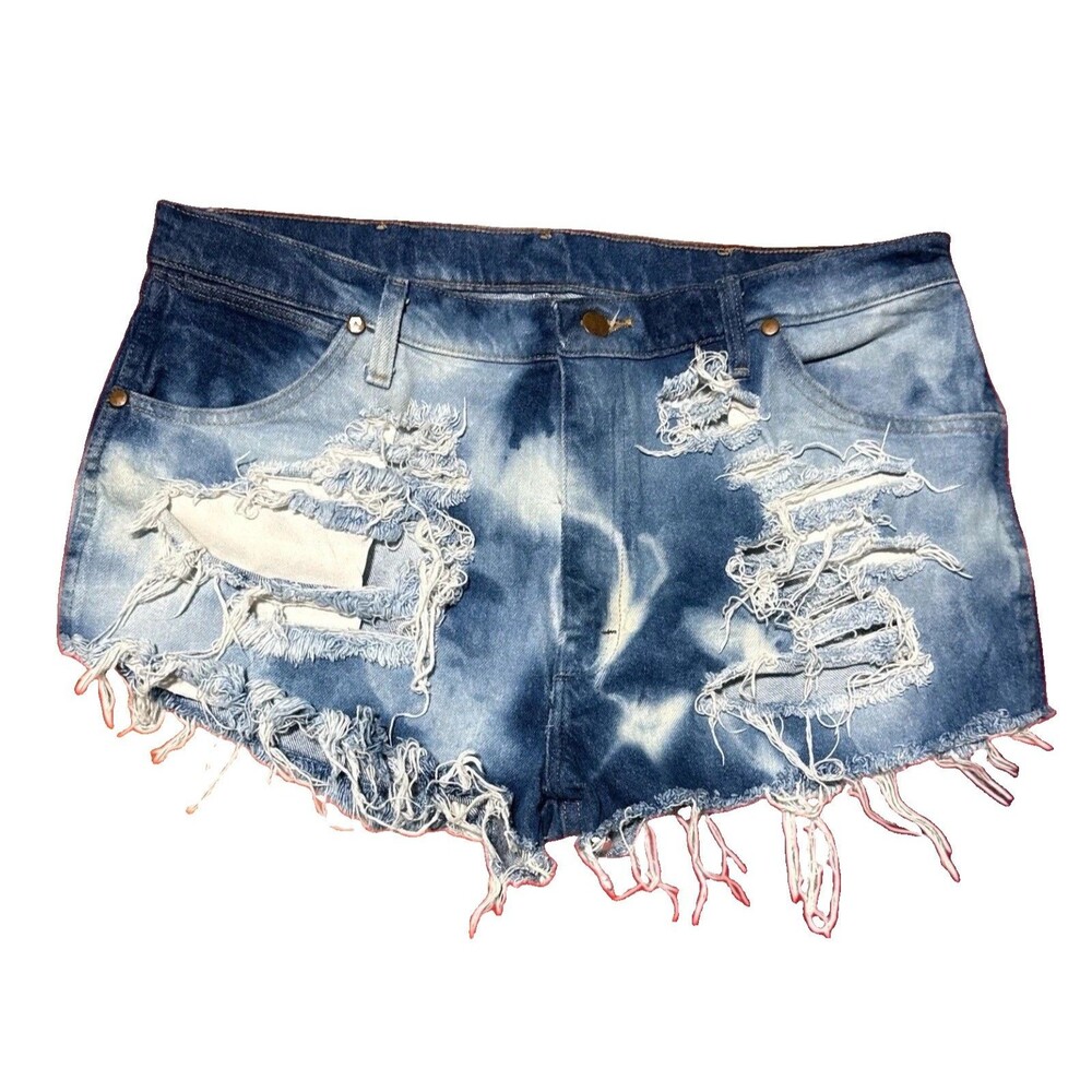 Wrangler Shorts Women’s 38x30 Distressed Denim Cut Off Acid Wash Frayed Fringe